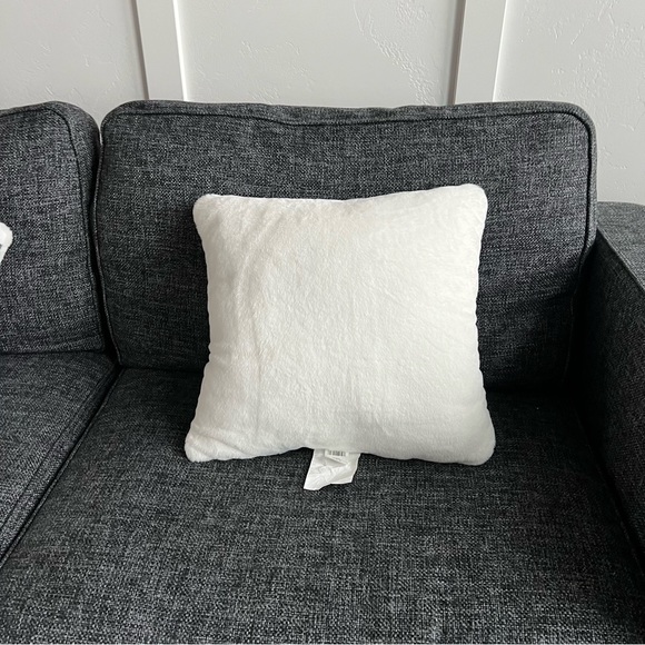 NWOT Member's Mark Plaid Faux Fur Decorative Pillow 20" x 20" - Picture 10 of 10